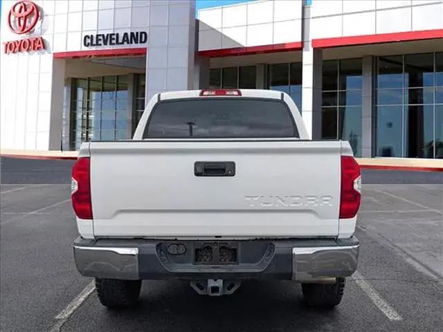 2017 Toyota Tundra SR5 5.7L V8