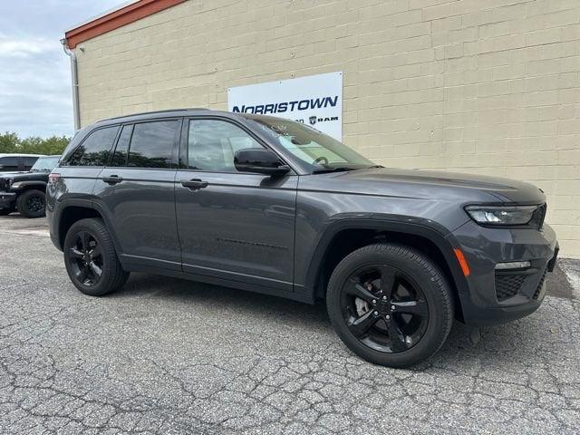 2023 Jeep Grand Cherokee Limited 4x4 2023 Jeep Grand Cherokee Limited 4x4