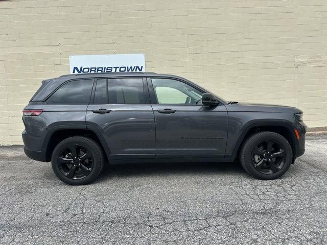 2023 Jeep Grand Cherokee Limited 4x4 2023 Jeep Grand Cherokee Limited 4x4
