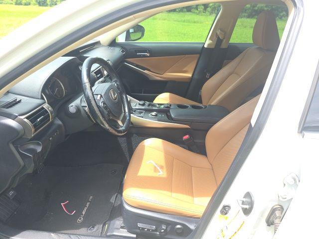 2016 Lexus IS 200t 200t