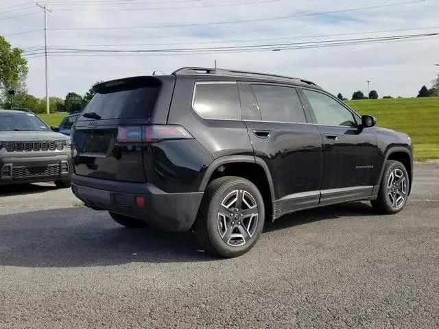 2026 Jeep Cherokee Laredo 4x4