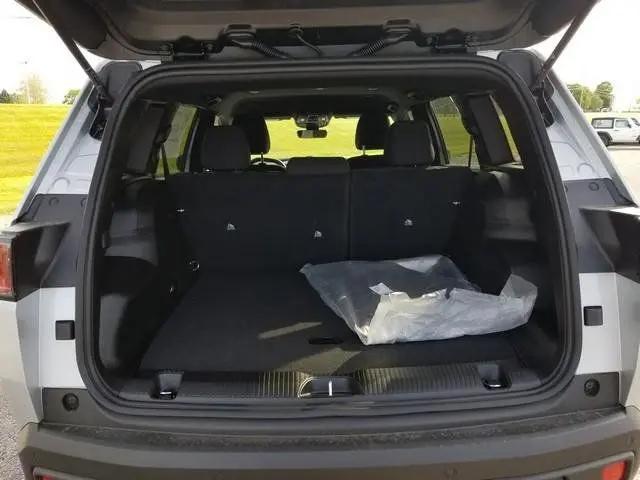 2026 Jeep Cherokee Laredo 4x4