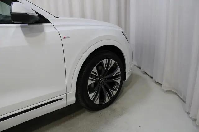 2026 Audi Q8 Premium Plus 55 TFSI quattro Tiptronic