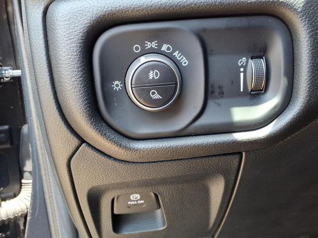 2026 Ram 1500 Warlock Crew Cab 4x4 5'7" Box
