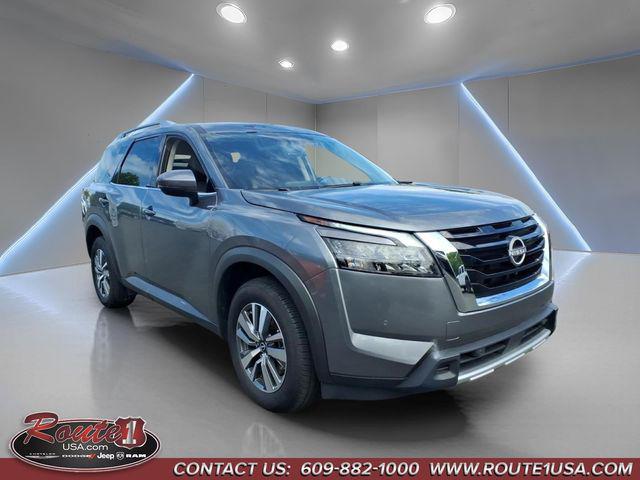 2025 Nissan Pathfinder SL FWD