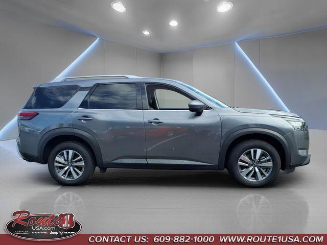 2025 Nissan Pathfinder SL FWD