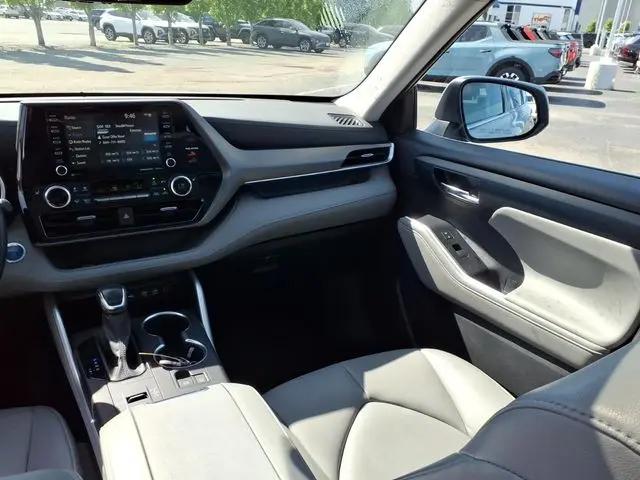 2020 Toyota Highlander Hybrid XLE
