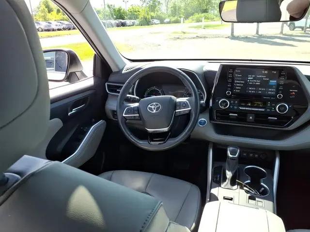 2020 Toyota Highlander Hybrid XLE