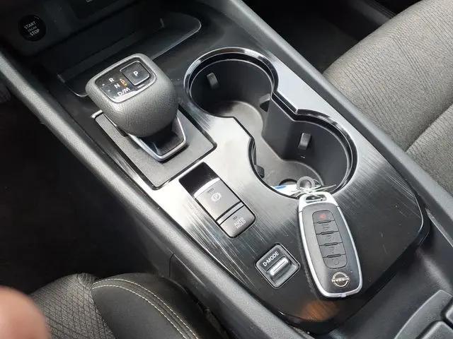 2025 Nissan Rogue SV FWD
