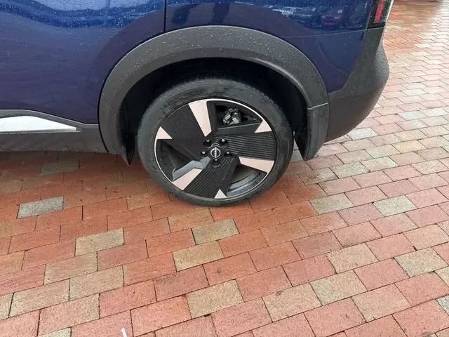 2025 Nissan Kicks SR FWD
