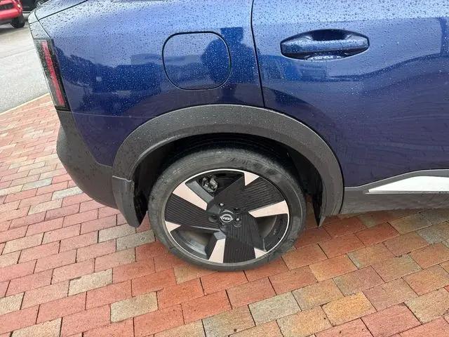2025 Nissan Kicks SR FWD