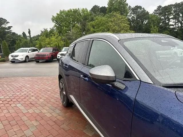 2025 Nissan Kicks SR FWD