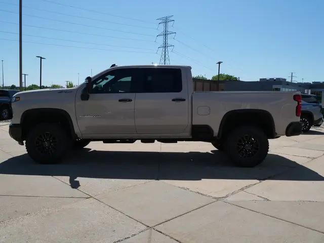 2026 Chevrolet Silverado 2500HD Crew Cab, Standard Bed, XR2, 4WD