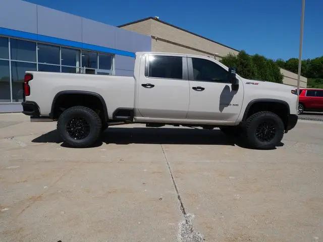 2026 Chevrolet Silverado 2500HD Crew Cab, Standard Bed, XR2, 4WD