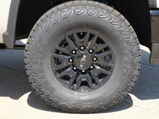 2026 Chevrolet Silverado 2500HD Crew Cab, Standard Bed, XR2, 4WD