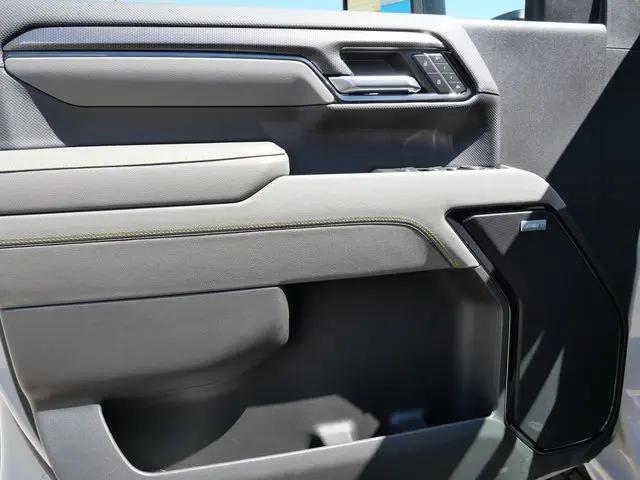 2026 Chevrolet Silverado 2500HD Crew Cab, Standard Bed, XR2, 4WD