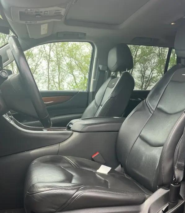 2019 Cadillac Escalade Luxury