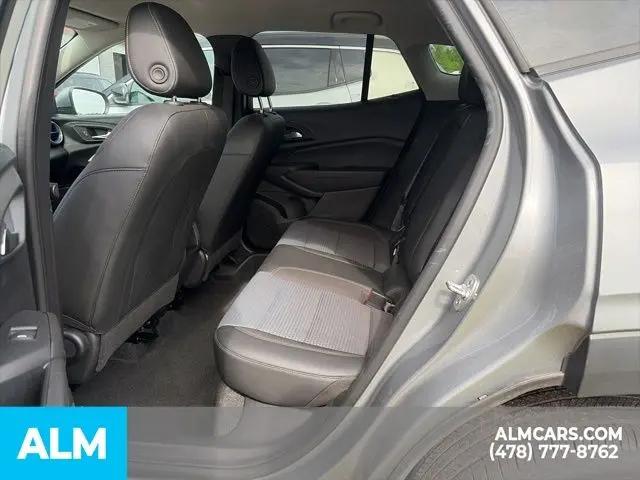 2025 Chevrolet Trax FWD LT
