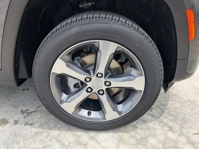 2026 Jeep Grand Cherokee Limited 4x2