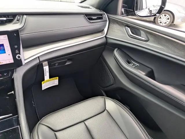 2026 Jeep Grand Cherokee Limited 4x2