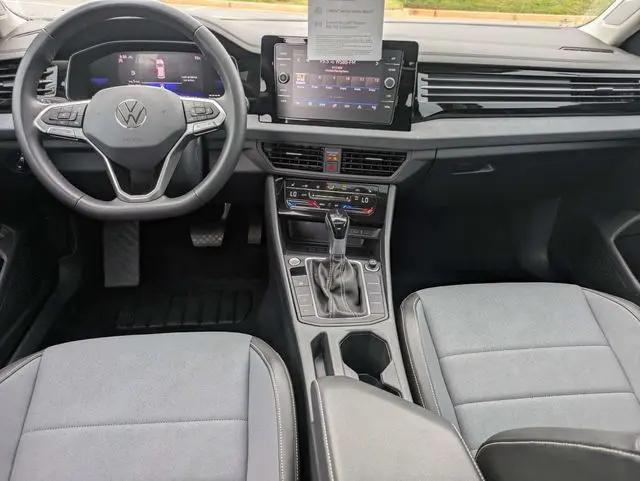 2025 Volkswagen Jetta 1.5T SE