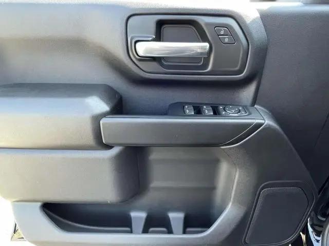 2025 Chevrolet Silverado 2500HD 4WD Crew Cab Standard Bed Custom
