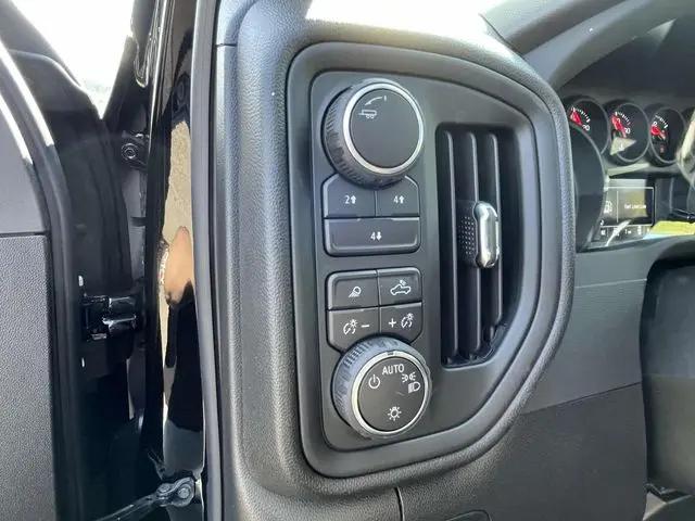 2025 Chevrolet Silverado 2500HD 4WD Crew Cab Standard Bed Custom