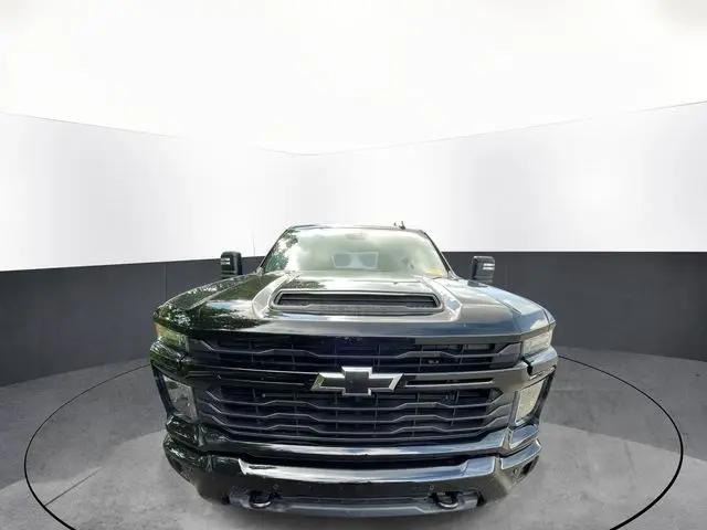 2025 Chevrolet Silverado 2500HD 4WD Crew Cab Standard Bed Custom