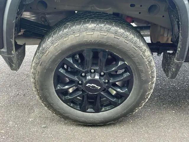 2025 Chevrolet Silverado 2500HD 4WD Crew Cab Standard Bed Custom