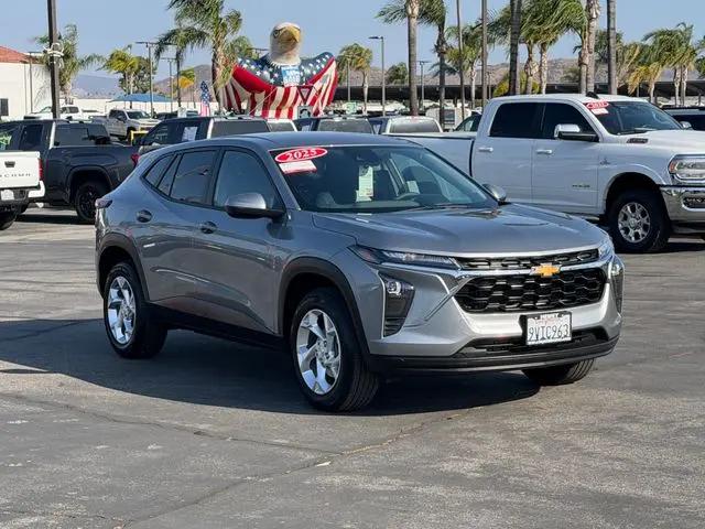 2025 Chevrolet Trax FWD LS
