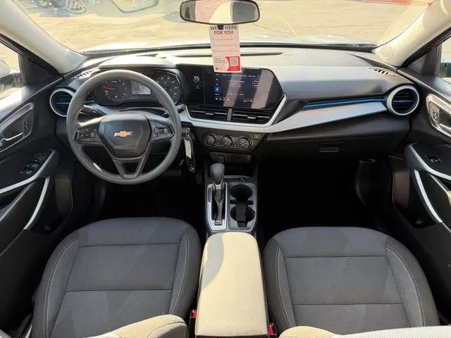 2025 Chevrolet Trax FWD LS