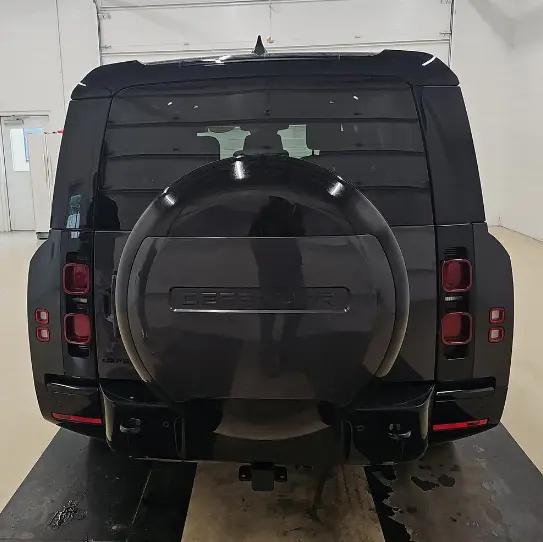2024 Land Rover Defender 130 P400 X-Dynamic SE