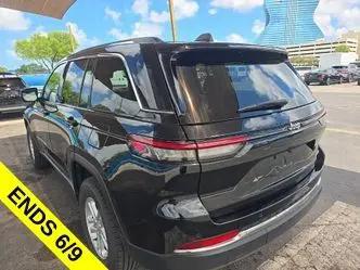 2023 Jeep Grand Cherokee Laredo 4x2