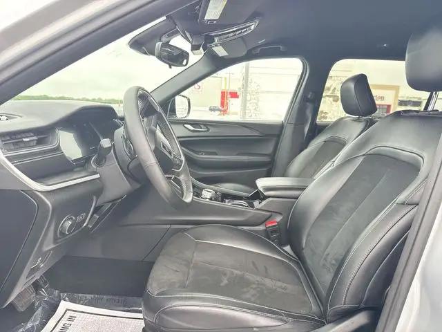 2023 Jeep Grand Cherokee L Altitude 4x4
