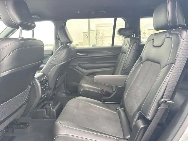 2023 Jeep Grand Cherokee L Altitude 4x4