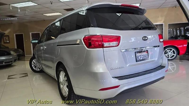 2017 Kia Sedona LX