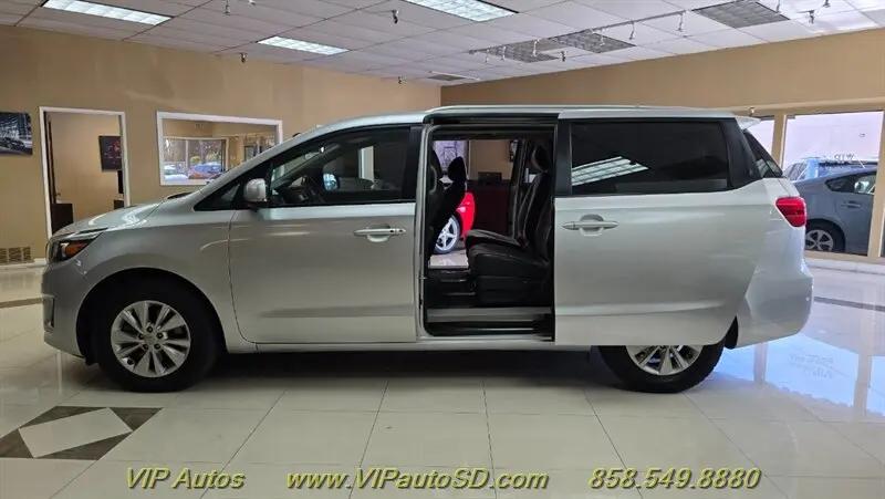 2017 Kia Sedona LX