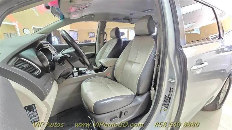 2017 Kia Sedona LX
