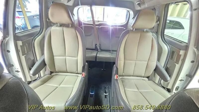 2017 Kia Sedona LX