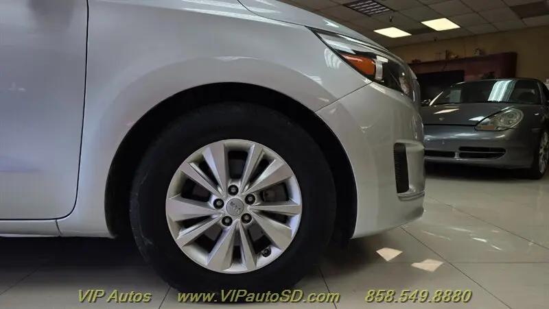 2017 Kia Sedona LX