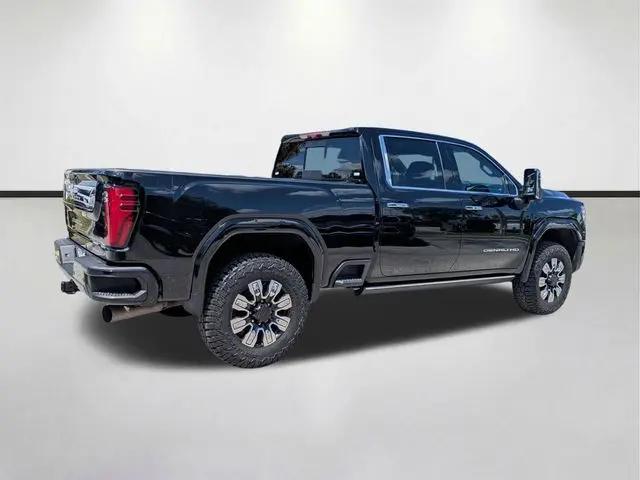 2024 GMC Sierra 2500HD 4WD Crew Cab Standard Bed Denali