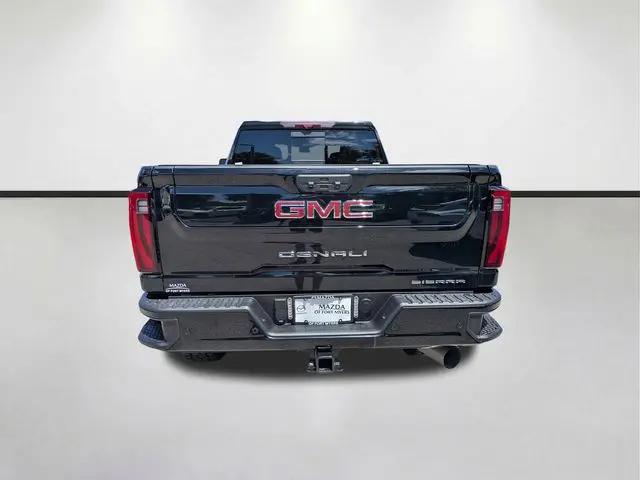 2024 GMC Sierra 2500HD 4WD Crew Cab Standard Bed Denali
