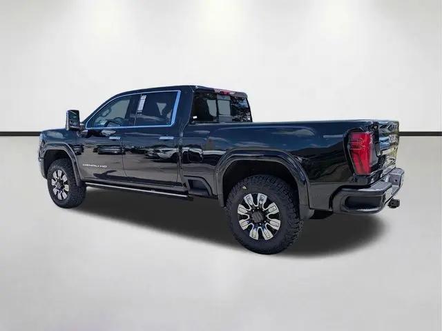 2024 GMC Sierra 2500HD 4WD Crew Cab Standard Bed Denali