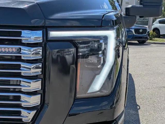 2024 GMC Sierra 2500HD 4WD Crew Cab Standard Bed Denali