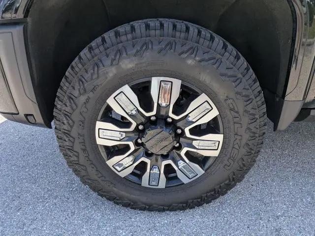 2024 GMC Sierra 2500HD 4WD Crew Cab Standard Bed Denali