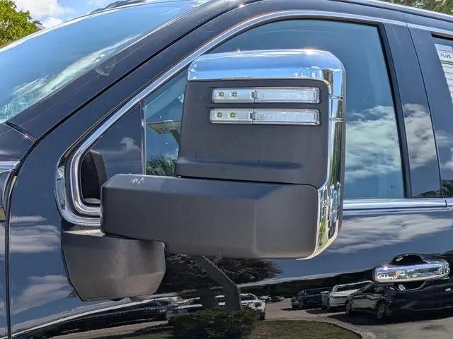 2024 GMC Sierra 2500HD 4WD Crew Cab Standard Bed Denali