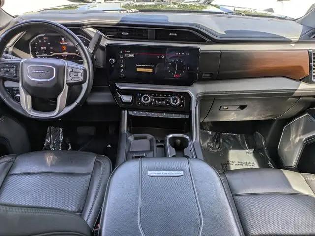 2024 GMC Sierra 2500HD 4WD Crew Cab Standard Bed Denali