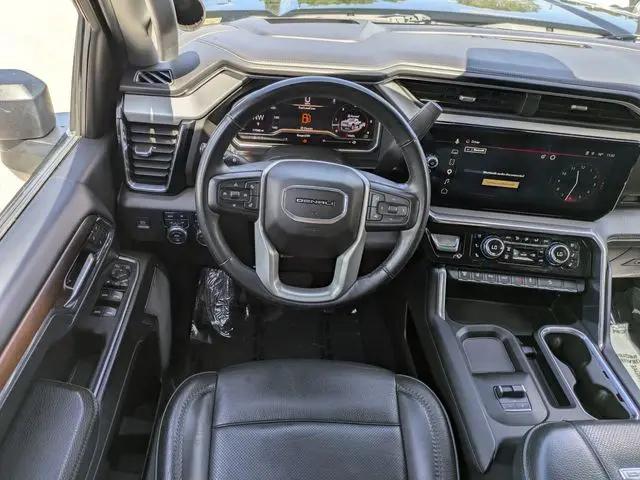 2024 GMC Sierra 2500HD 4WD Crew Cab Standard Bed Denali