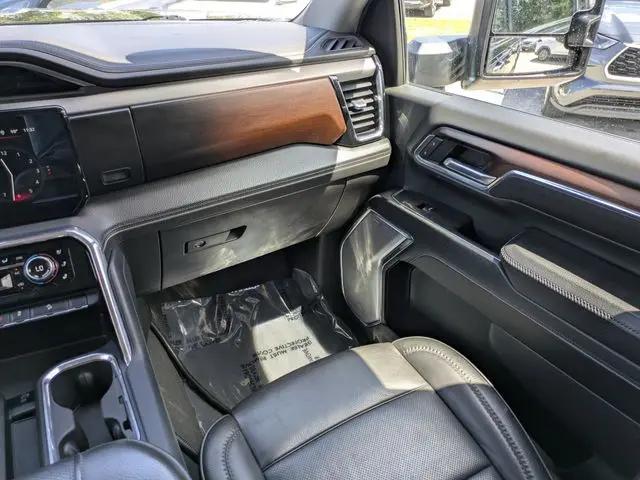 2024 GMC Sierra 2500HD 4WD Crew Cab Standard Bed Denali