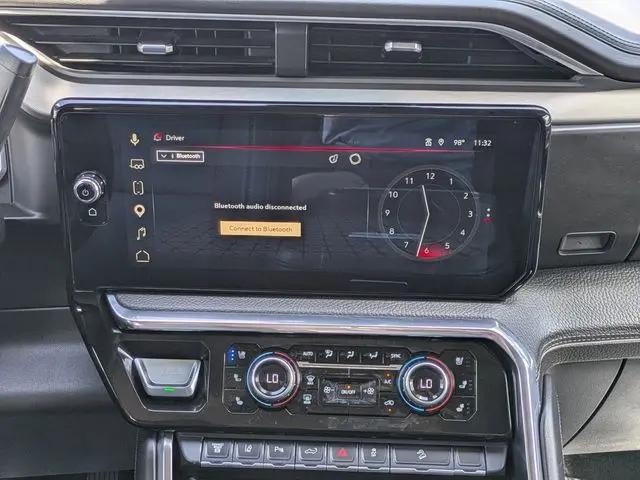 2024 GMC Sierra 2500HD 4WD Crew Cab Standard Bed Denali